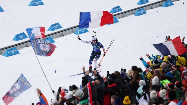 Francia domina las pruebas de biatlón en Milano-Cortina